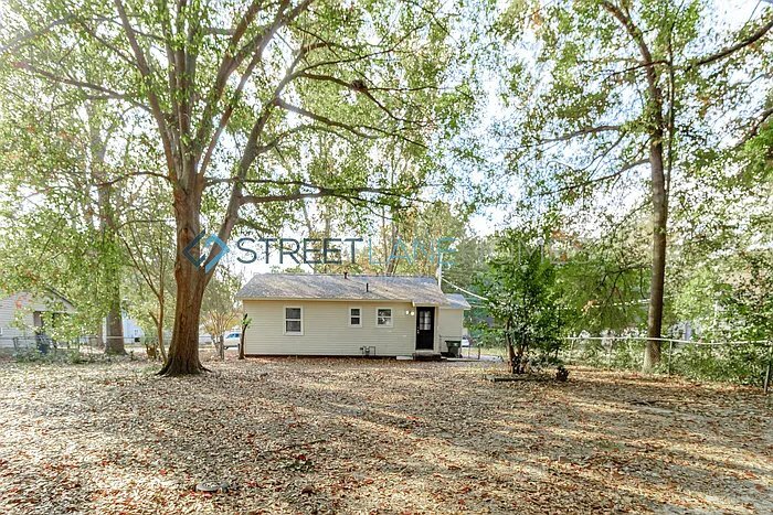 Building Photo - 108 Parkway Dr