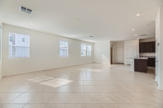 Building Photo - 2777 Abrantes Pl