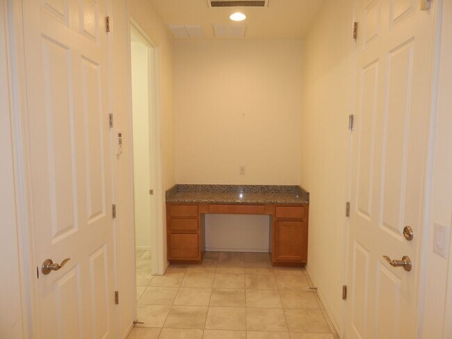 Building Photo - 6539 E Vuelta Tierra Blanca