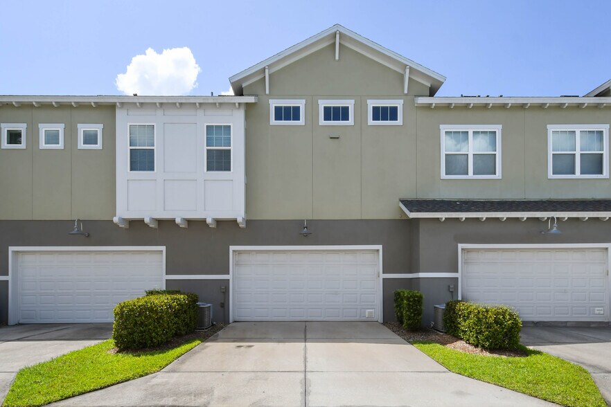 Building Photo - 13787 Benavente Ave