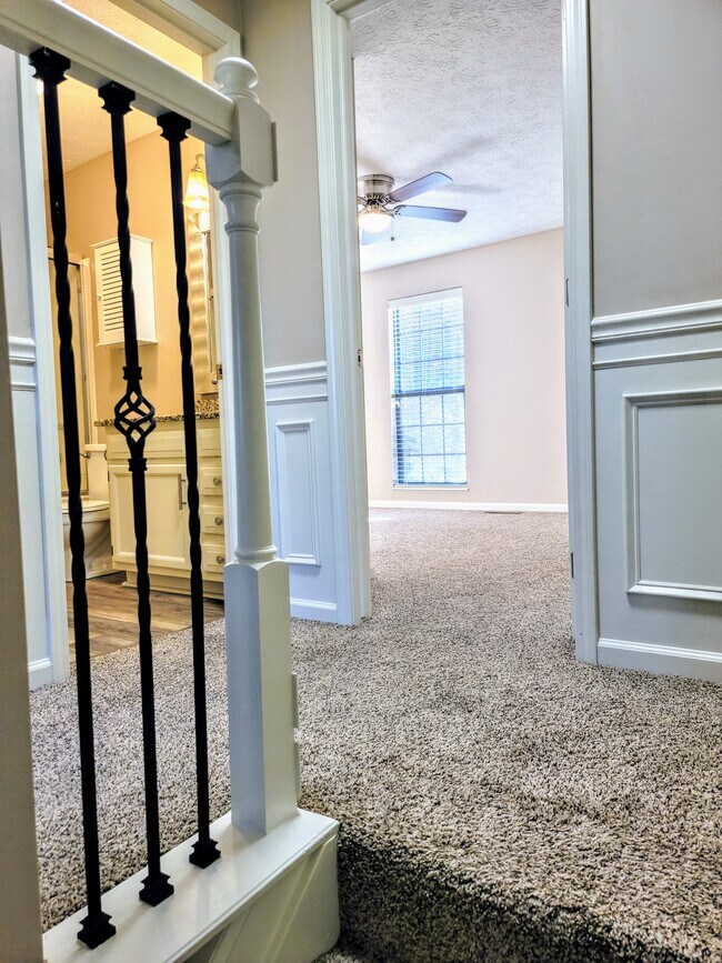 Building Photo - 6509 Blossomwood Cir NE