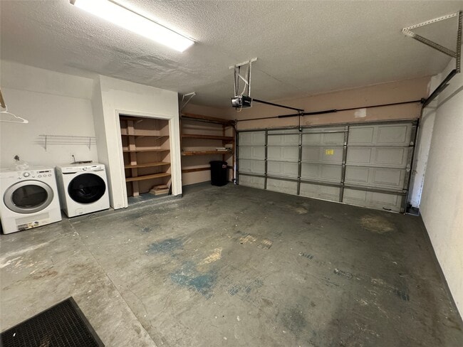 Building Photo - 9800 Pagewood Ln