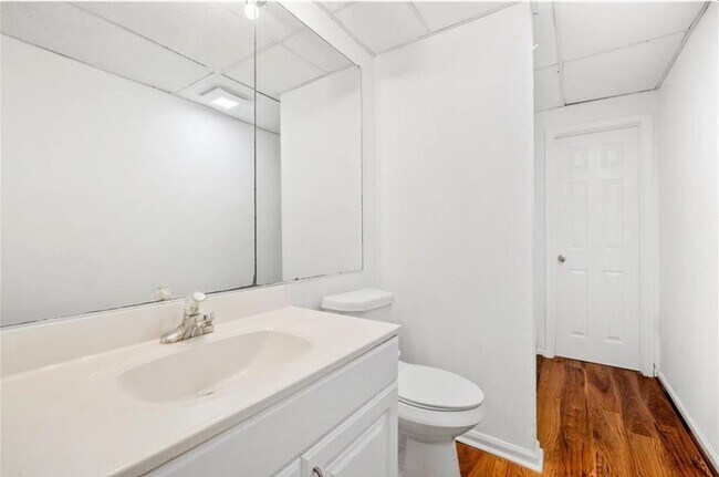 Building Photo - 10895 Glenbarr Dr