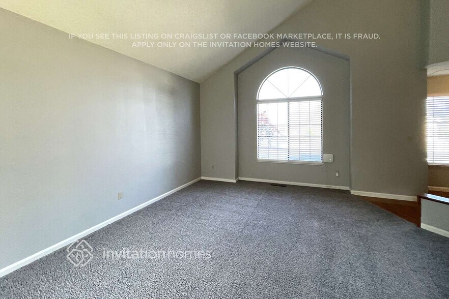 Building Photo - 3855 Rockford Dr