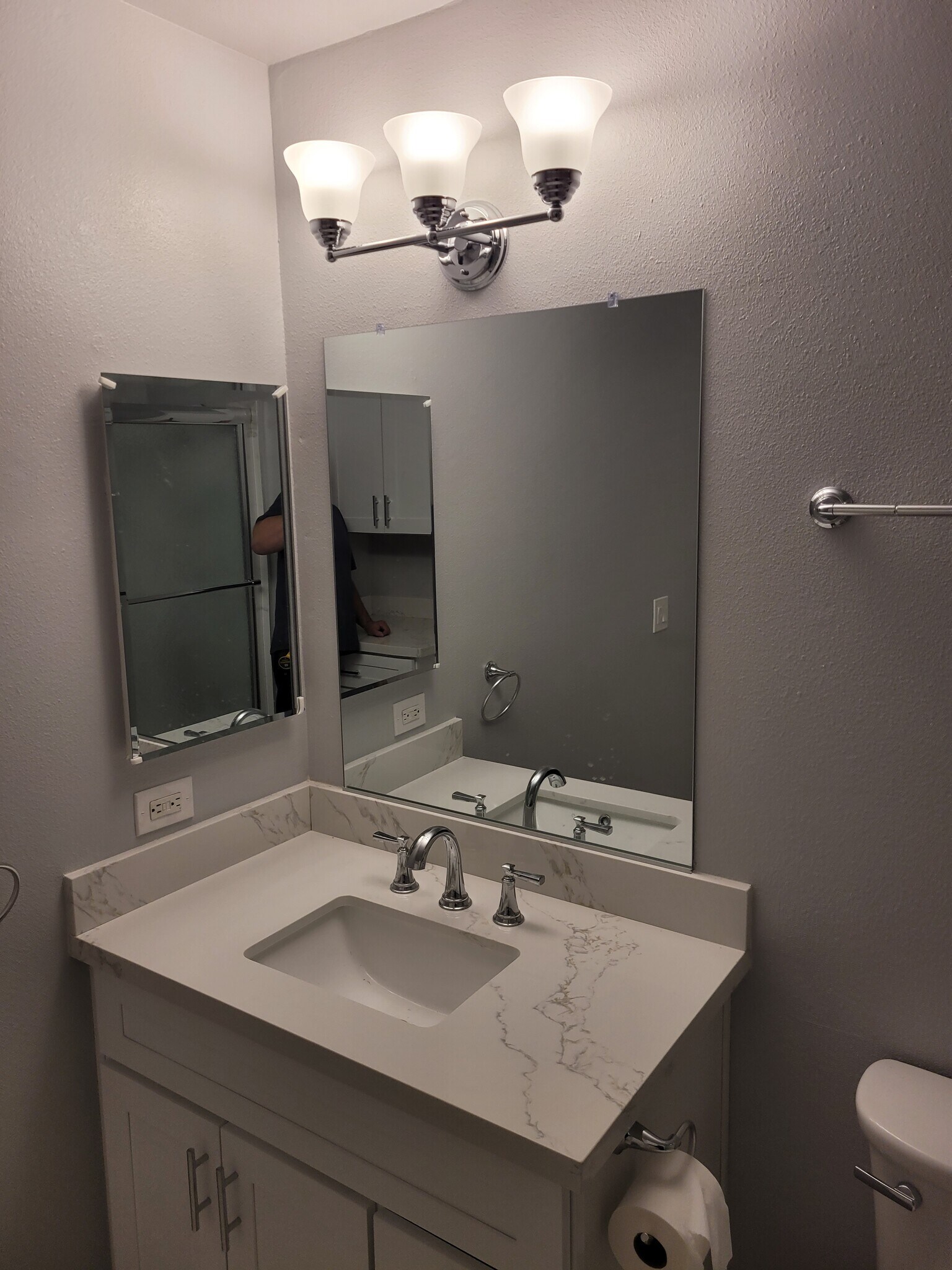 Building Photo - 10551 Lakeside Dr South Unit J