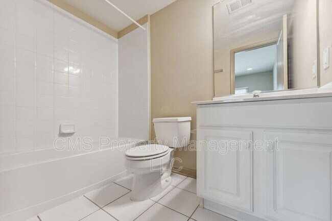 Building Photo - 44 Equestrian Way