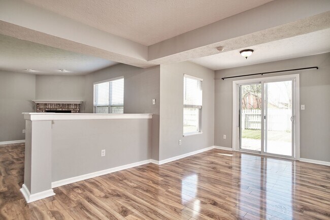 Building Photo - For Rent-4BDRM, 2.5BA Home in Ashwood