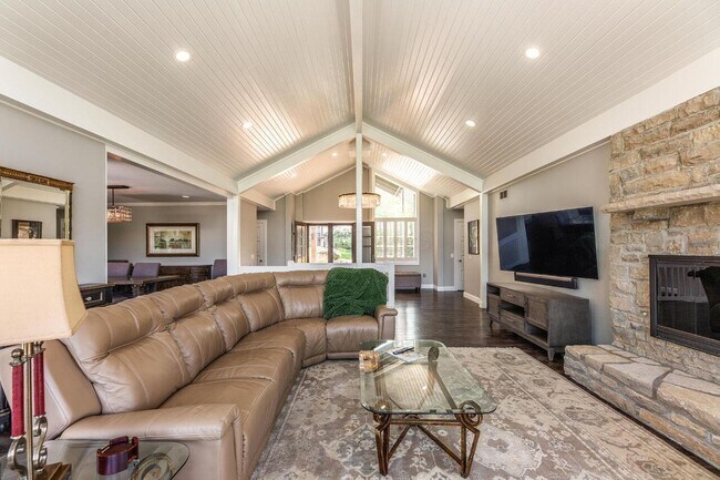 Building Photo - 5816 Leven Links Ct