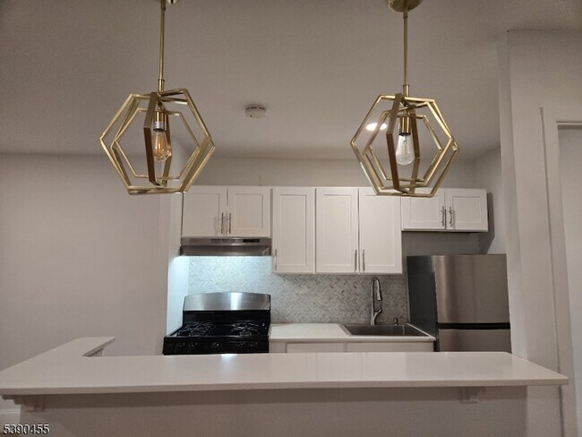 Building Photo - 43 Cottage St