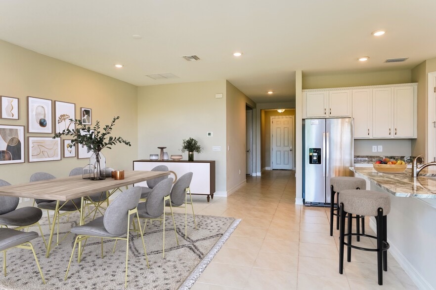 Building Photo - 603 Vinca Rosea