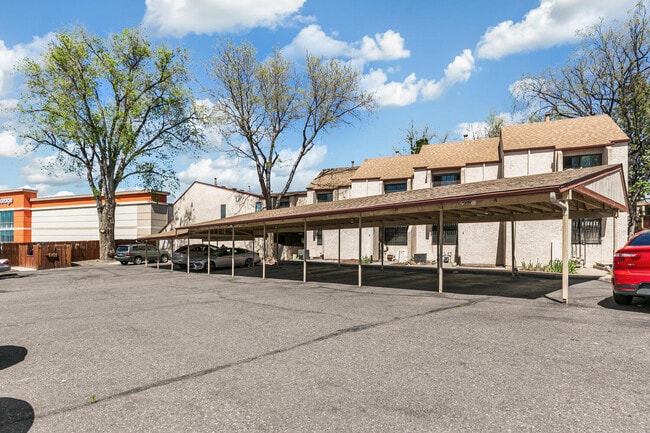Building Photo - 1060 S Parker Rd