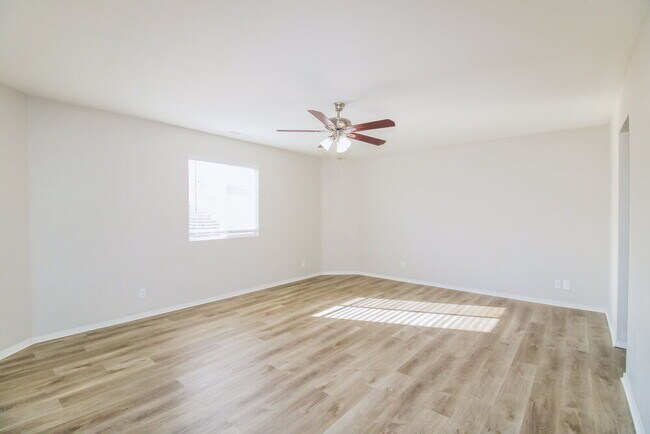 Building Photo - 3174 Hunter Farm Way