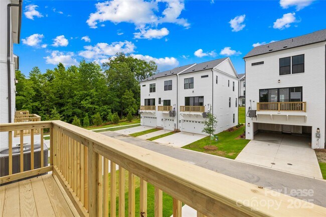 Building Photo - 5018 Layman Dr