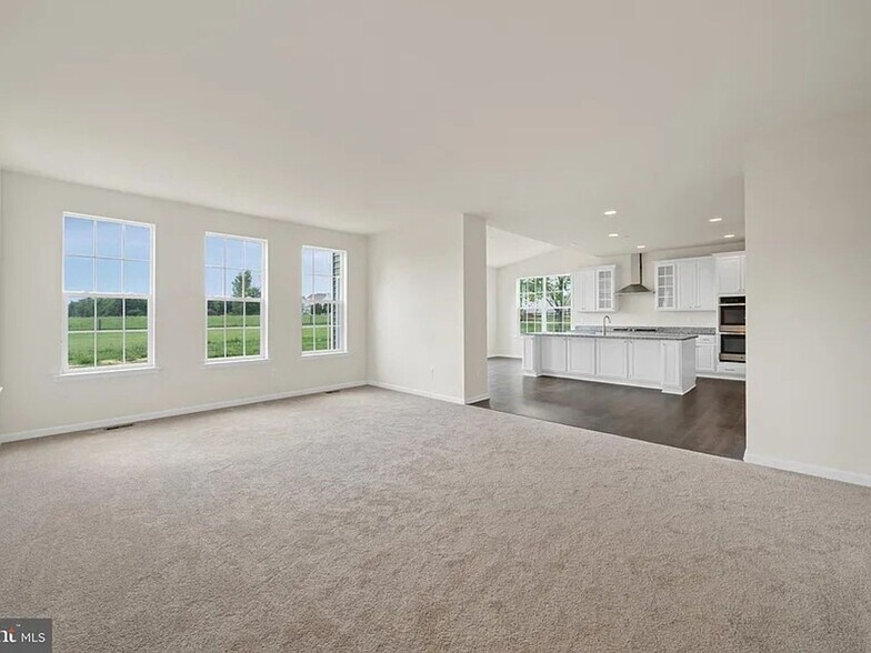 Building Photo - 635 Corbit Dr