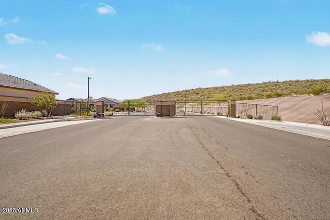 Building Photo - 3236 Juniper Cyn Dr