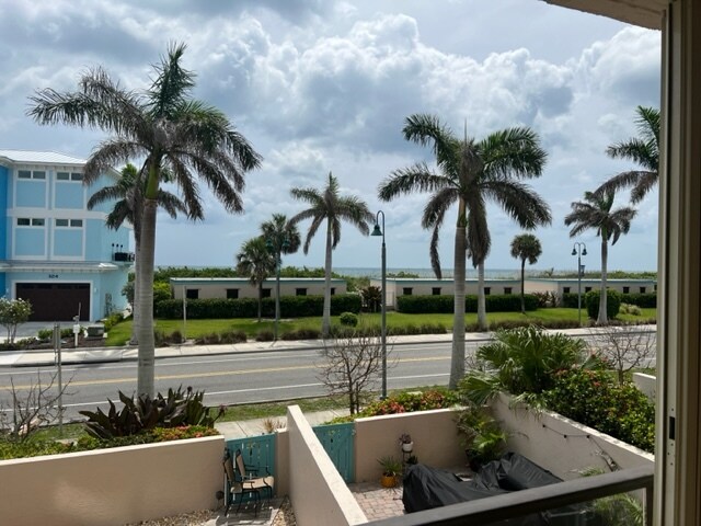 Building Photo - 355 S Ocean Dr