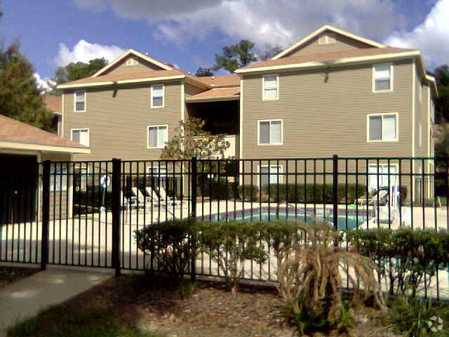 Building Photo - 3800 SW 20th Ave