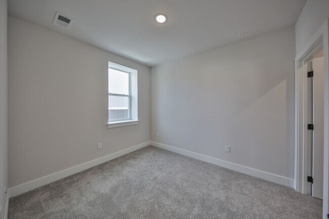 Interior Photo - 29 S Main St