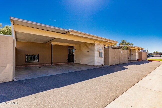 Building Photo - 8490 E Chaparral Rd