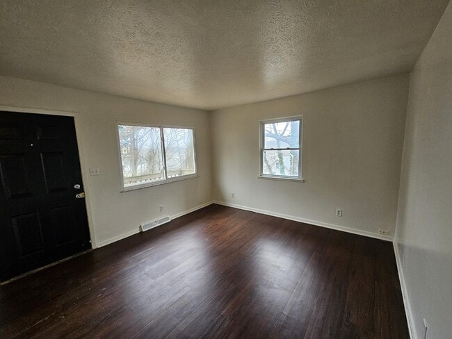 Building Photo - 1695 Leighton Ave