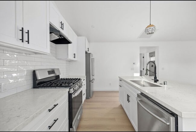 Building Photo - 1 Bedroom 1 bath Brand New Cottage $3,600 ...