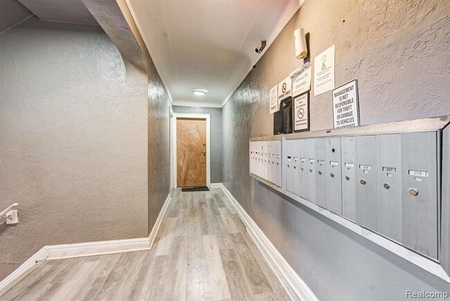 Building Photo - 13535 La Salle Blvd