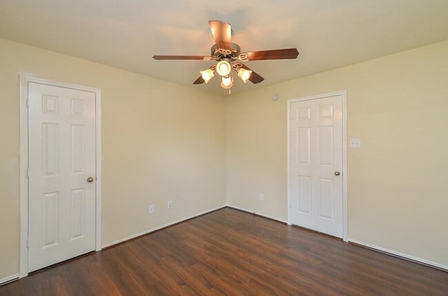 Building Photo - 25523 Lockspur Dr