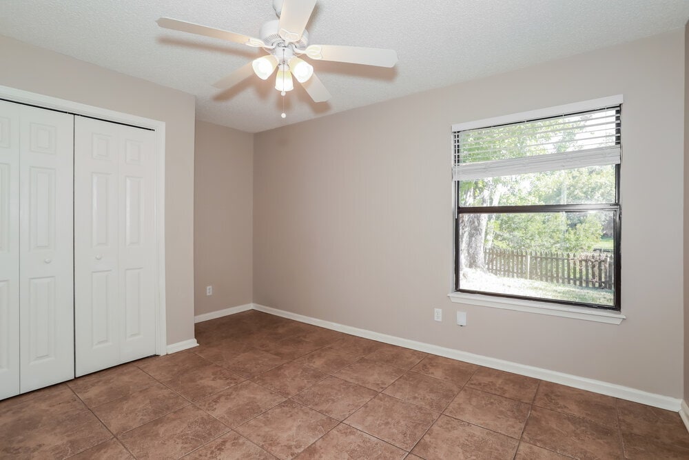 Building Photo - 10827 Carrington Ct