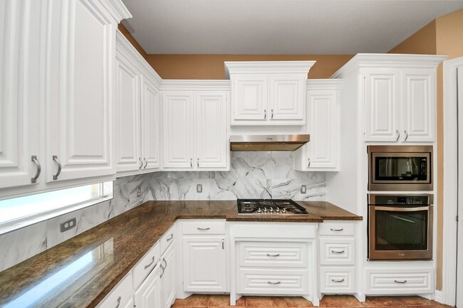 Building Photo - 17314 Pinecreek Hollow Ln
