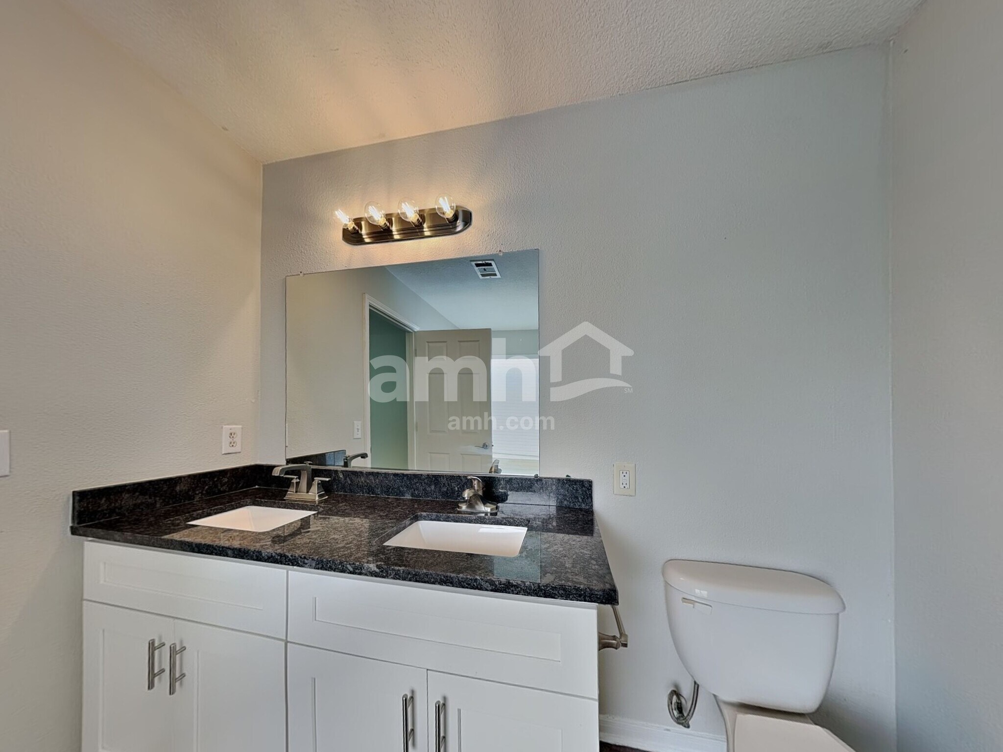 Building Photo - 19722 Twin Canyon Ct