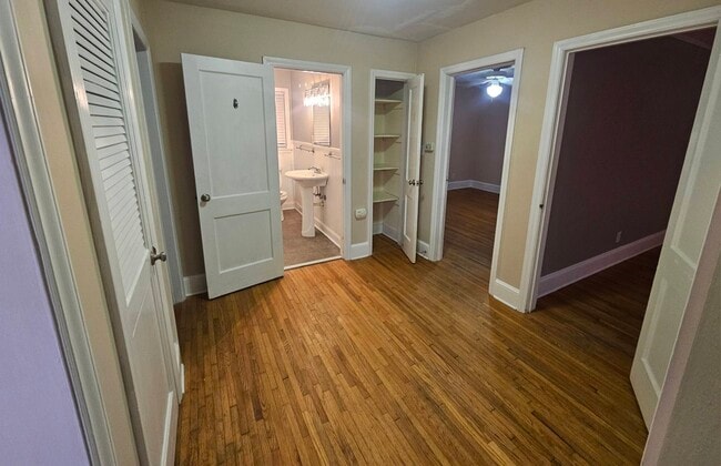 Building Photo - 2039 Wilhelmina Ave