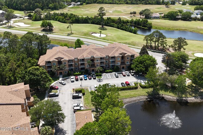 Building Photo - 610 Fairway Dr