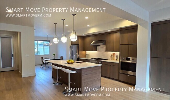 Building Photo - 3213 S Shadywood Way