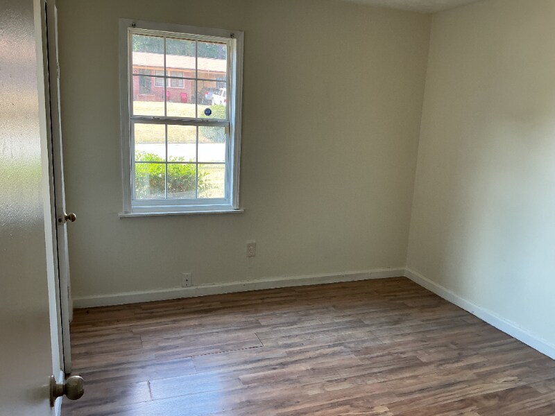 Building Photo - 3656 Surrey Ln