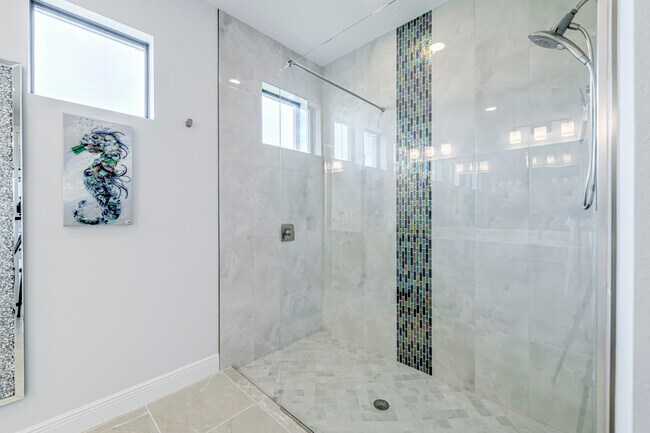 Building Photo - 2322 NW 39th Ave