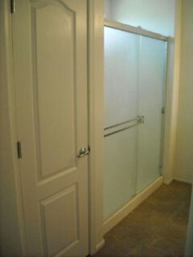 Building Photo - NORTHWEST HOME FOR RENT