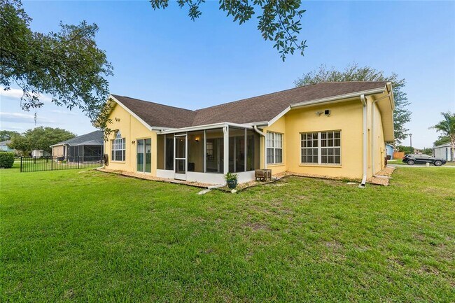 Building Photo - 12728 Flamingo Pkwy