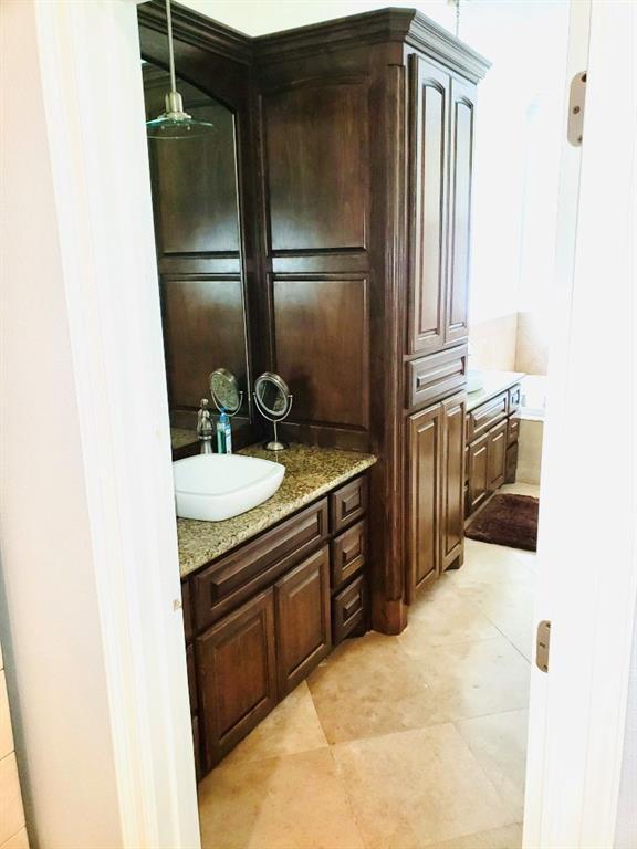 Building Photo - 7370 Royal Meadows Cir