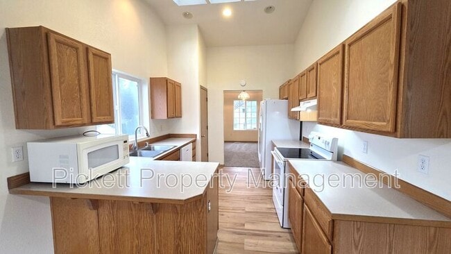 Building Photo - 2122 Tidepool Pl E