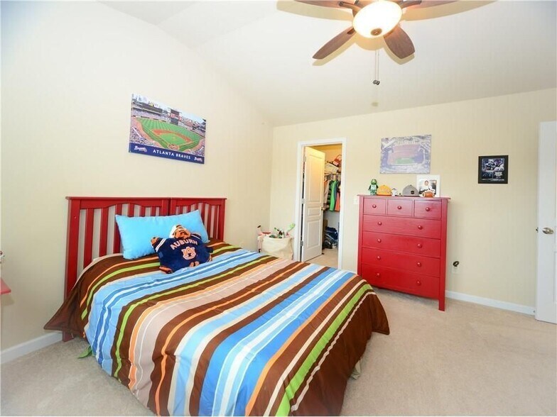 Building Photo - 5940 Weddington Dr