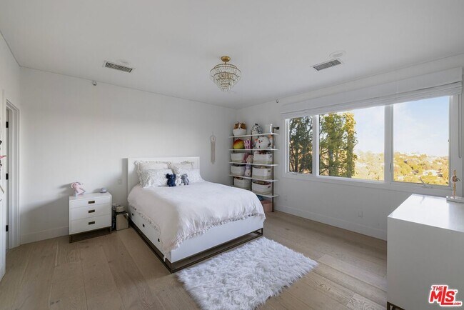 Building Photo - 4234 Prado De Los Pajaros