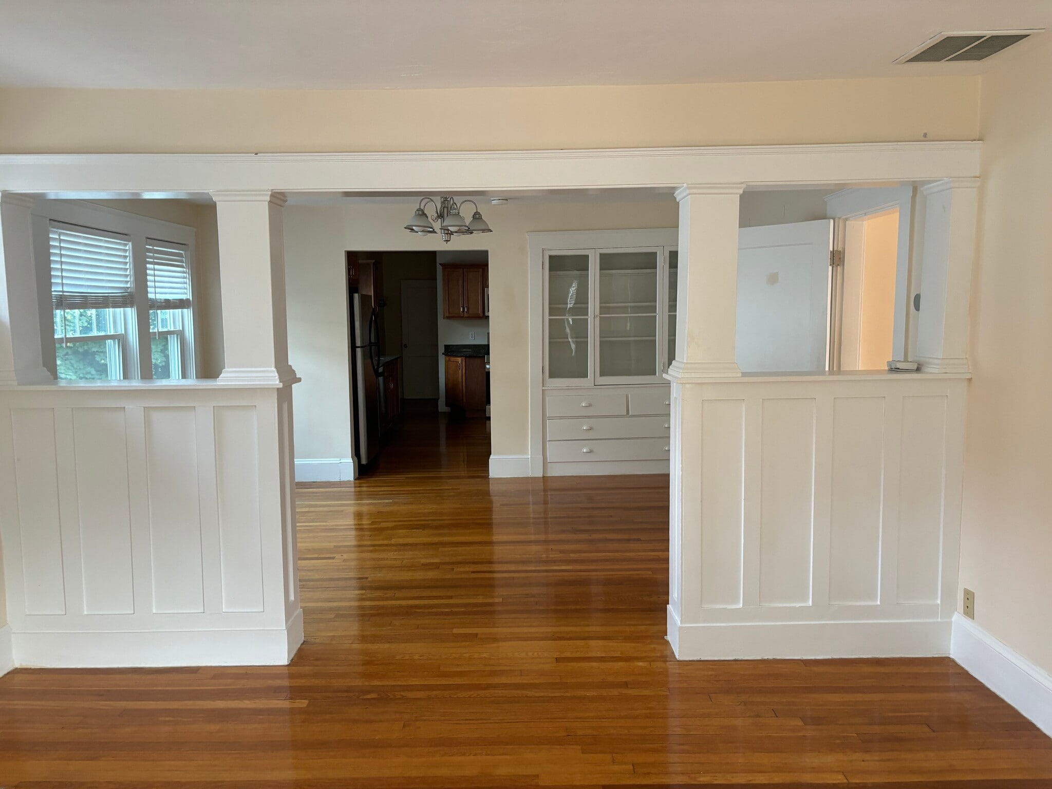 Building Photo - 253 Brown St