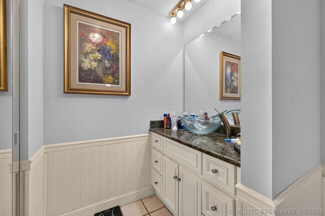 Building Photo - 1362 SW Knollwood Dr