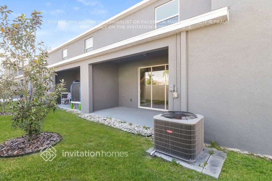 Building Photo - 2731 Suncoast Blend Dr