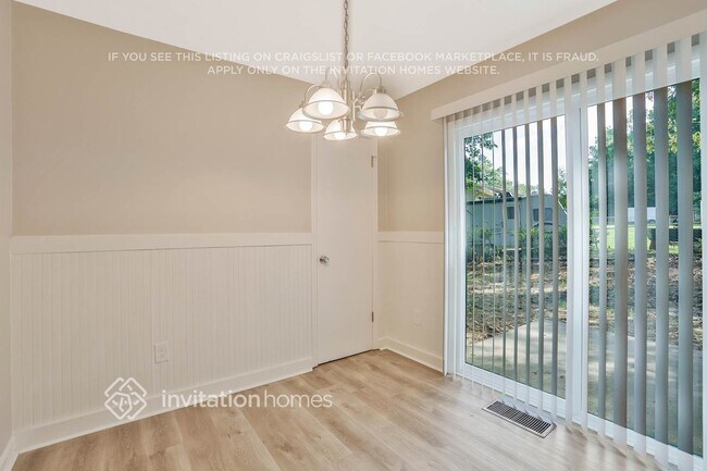 Building Photo - 10 Porter Cir