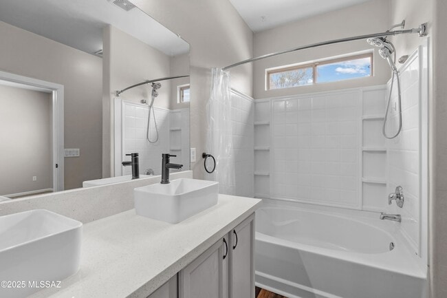 Building Photo - 12708 N Rodeo Land