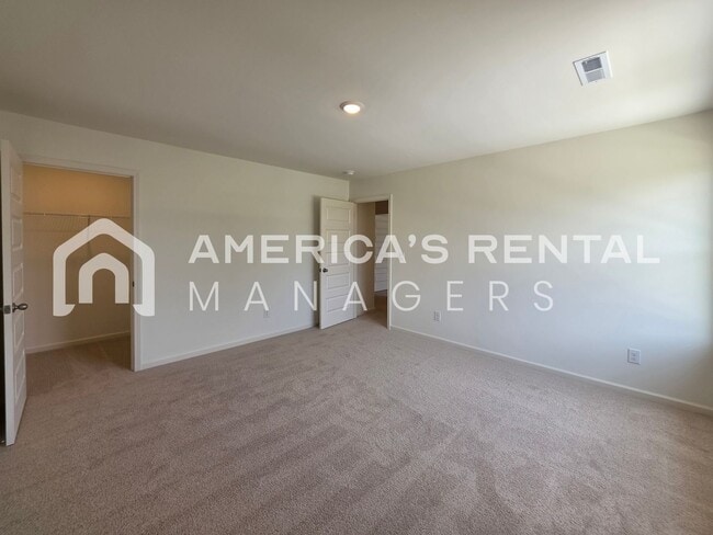 Building Photo - DEPOSIT PENDING! Spacious Home for Rent in Calera, AL!