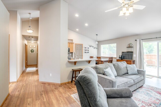 Building Photo - 15815 Yelm Terra Way SE