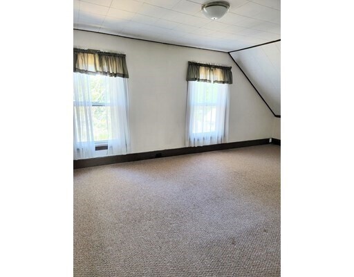 Building Photo - 33 Oak St