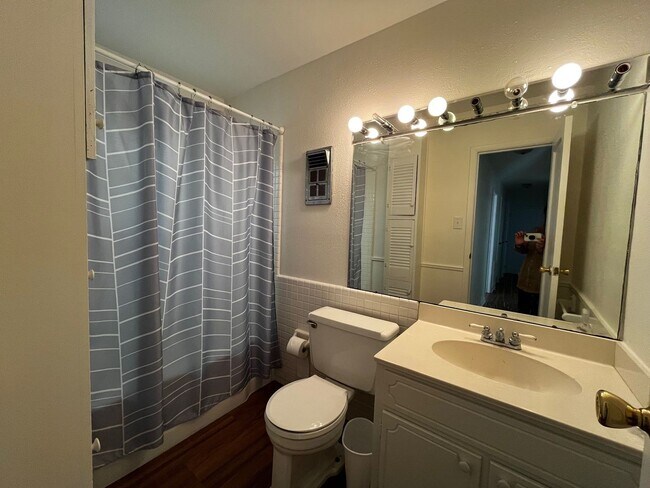 Building Photo - New Rental Listing!